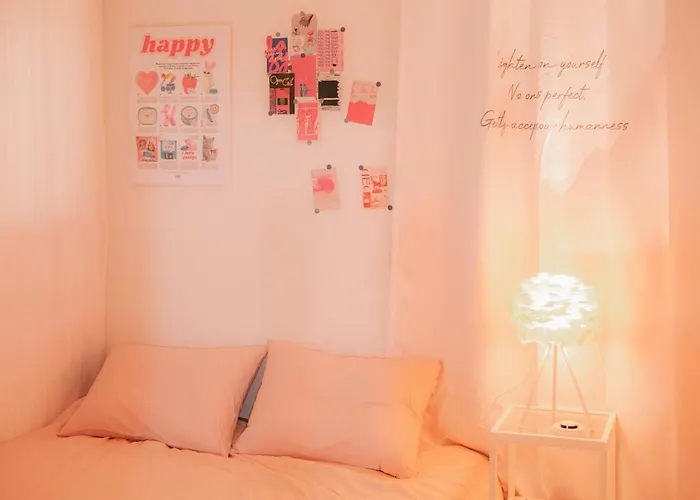 Beautiful House Near Subway Station *